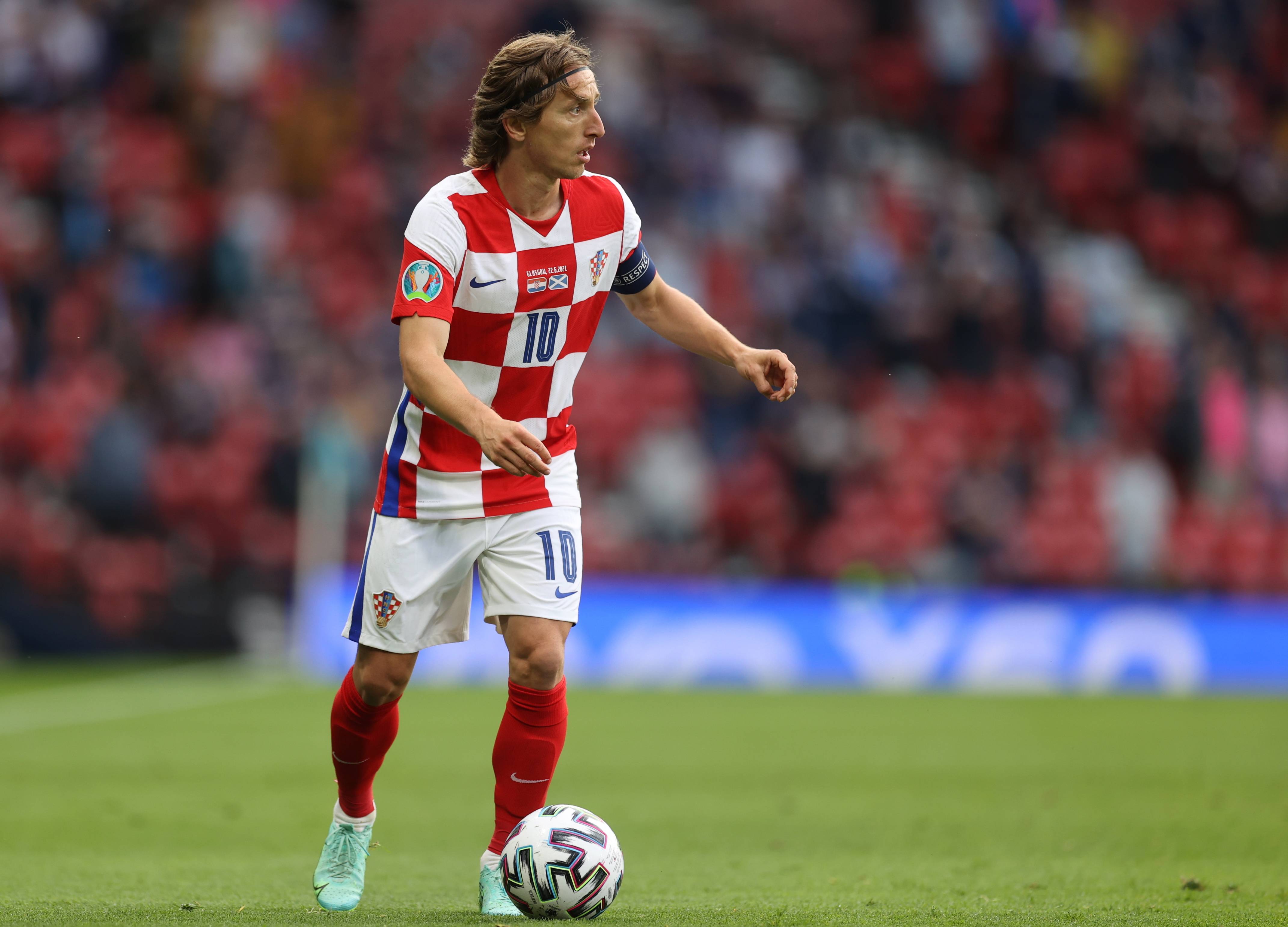 NBA战报：波尔津吉斯29分7板，老鹰115-98轻取鹈鹕